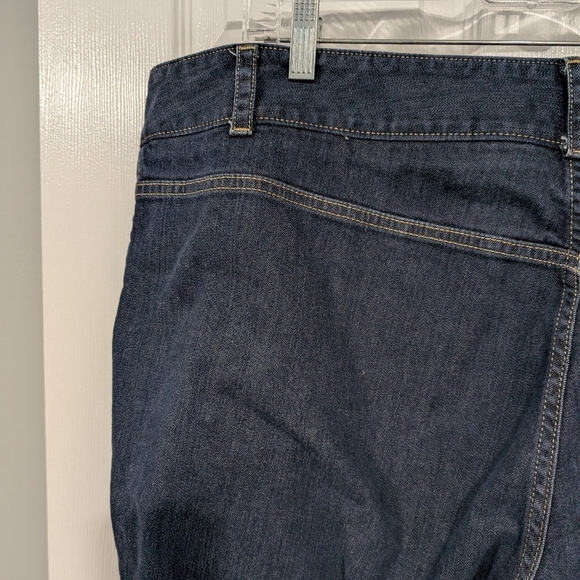 Talbot's Woman Petites Dark Wash Signature Flare Denim Jeans in Size 22W - Picture 7 of 13